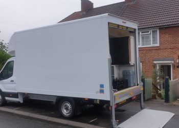 How A Cornwall Removals Service Makes Moving Home Easier