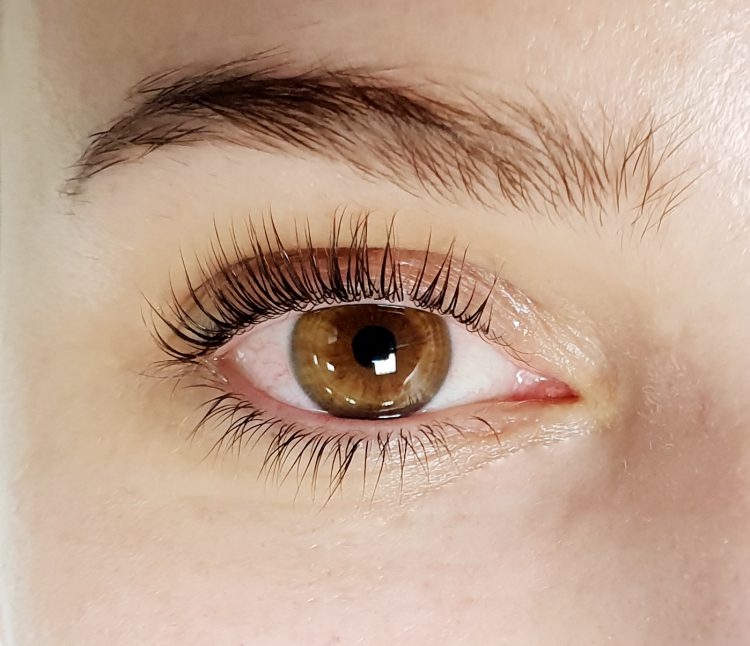 What are the Advantages of Eyelash Tinting?