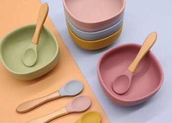 Baby-Led Weaning With the Best Baby Bowls and Spoons