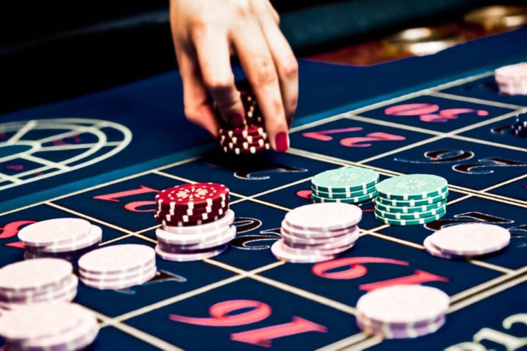 Top Reasons To Play At An Online Casino