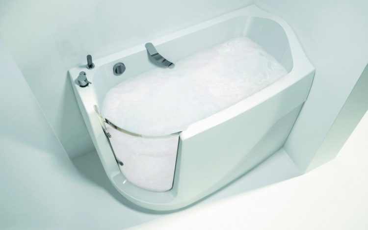 The Benefits of Walk-In Tubs