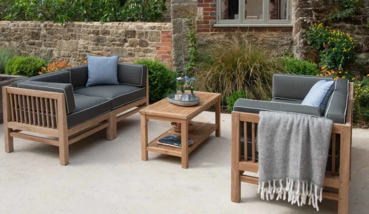 Advantages of Teak Garden Furniture