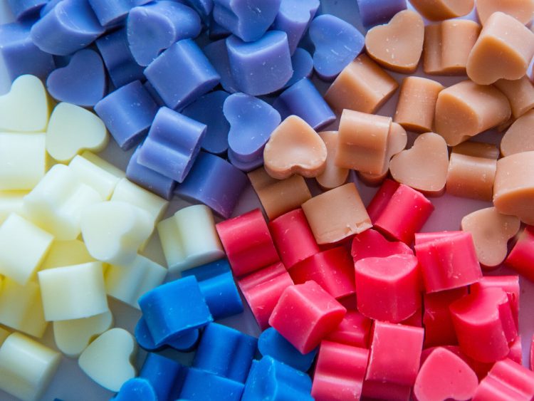 Wax Melts: An Aromatic Revolution in Home Fragrancing and Its Advantages