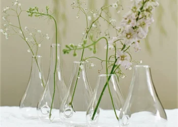 Keep Your Flowers Fresh With Bud Vases