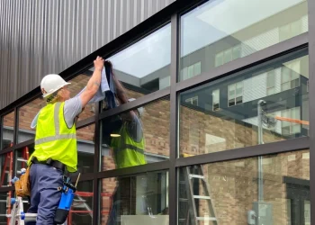 Tips for Choosing the Right Office Window Cleaning Service for Your Needs
