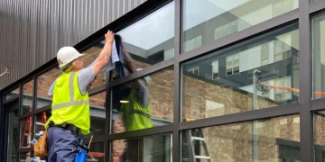 Tips for Choosing the Right Office Window Cleaning Service for Your Needs