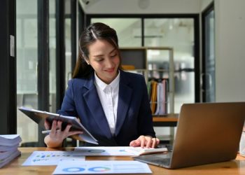 Entrusting Your Finances: Core Responsibilities of a Reliable Financial Advisor