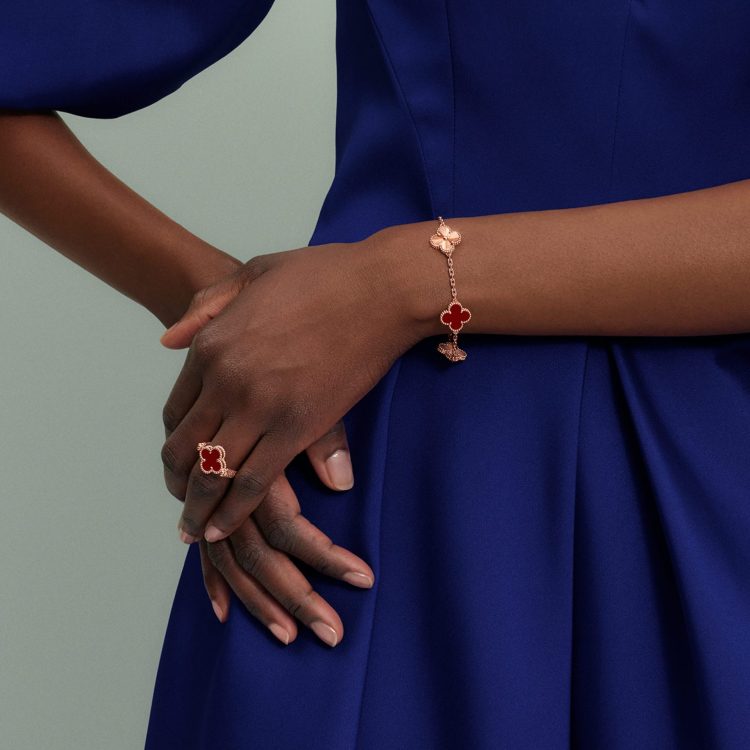 Affordable Luxury: The Benefits of Owning a Pre-Owned Van Cleef & Arpels Bracelet