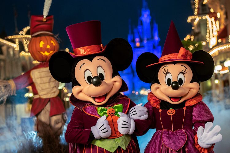 Discovering the Magic: Why Brits are Charmed by Disney World Villas