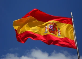 Local Knowledge and Networking: Why Expats Should Choose English-Speaking Lawyers in Spain