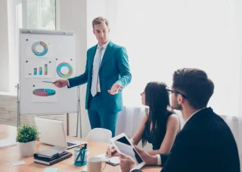 Nurturing Frontline Leaders: A Comprehensive Guide to Effective Line Management Training