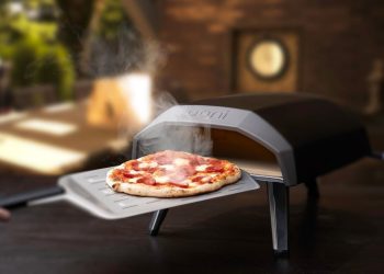 From Formal Fare to Festive Feasts: Revolutionizing Wedding Catering with Mobile Pizza Vans