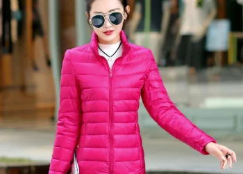 Women’s Jacket Buying Tips: Balancing Fashion Trends and Practical Needs