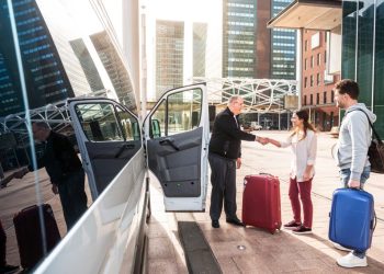 How Airport Taxis Ensure Safe, On-Time Arrivals and Departures