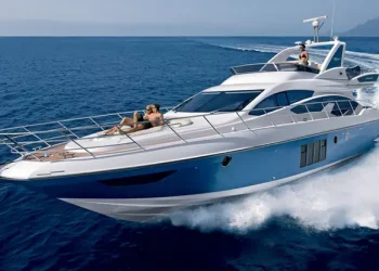 Sailing in Style: The Best Reasons to Charter a Yacht for Your Next Holiday