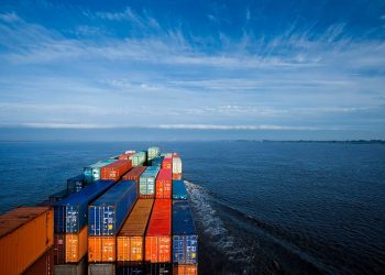 Expertise at Your Service: Unleash the Advantages of UK Freight Forwarding