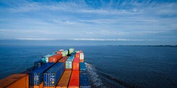 Expertise at Your Service: Unleash the Advantages of UK Freight Forwarding