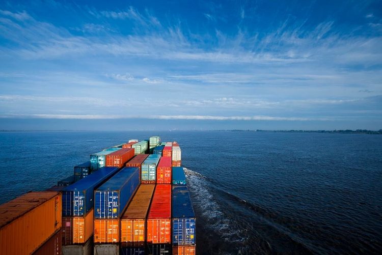 Expertise at Your Service: Unleash the Advantages of UK Freight Forwarding