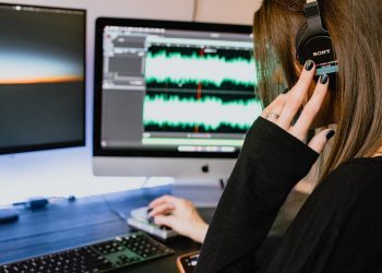 Breaking the Mold: Why Choosing a Female Voice Over Artist Can Make You Stand Out
