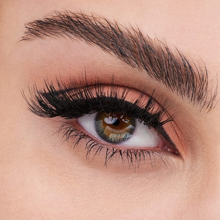 Long-Lasting Drama: The Benefits of False Eyelashes for Every Occasion