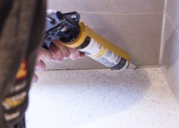 Expert Insights: The Advantages of Using a Specialist Mastic Sealant Applicator