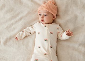 The Unique Advantages of Choosing a Baby Clothes Boutique for Your Little One