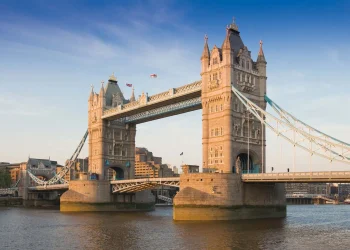 The Timeless Allure of London Bridge: A Journey Through History and Modern Popularity