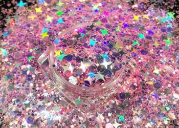 The Eco-Friendly Sparkle: Finding Sustainable Glitter Options in the Online Marketplace