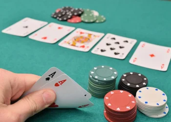 Exploring the World of Texas Hold’em: Playing at a Hold’em Website