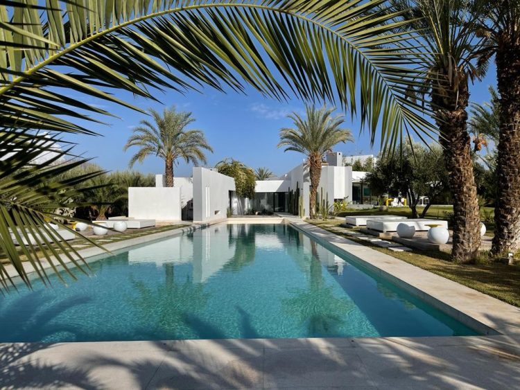 Exploring Beyond the Usual: The Benefits of Choosing a Holiday Villa Over a Hotel Room in Marrakech