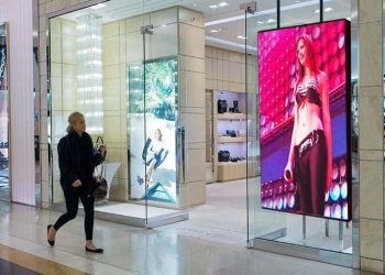 Transforming Customer Experiences with a Digital Signage Display