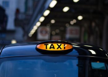 The Benefits of Choosing an Airport Taxi with Car Seat for Your Journey