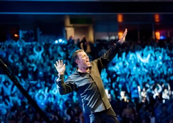 Unleashing the Power Within: A Deep Dive into Tony Robbins Events