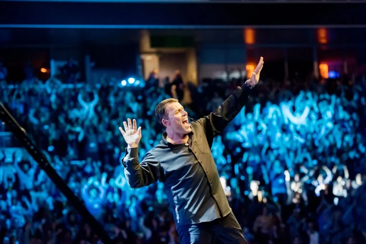 Unleashing the Power Within: A Deep Dive into Tony Robbins Events