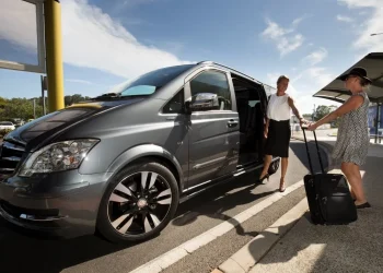 Choosing the Right London Luton Airport Transfer: A Guide for Travelers