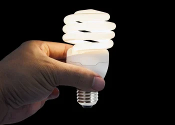 The Sustainable Glow: How Fluorescent Tubes Save Energy and Costs