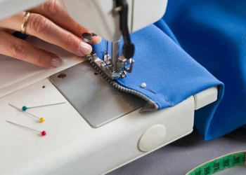 The Essential Role of an Alterations Tailor in Modern Fashion