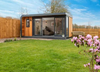 Transform Your Falkirk Garden with a Perfect Summer House Retreat