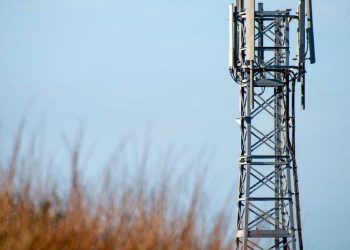 The Art of Negotiation: Land Acquisition in Phone Mast Installations