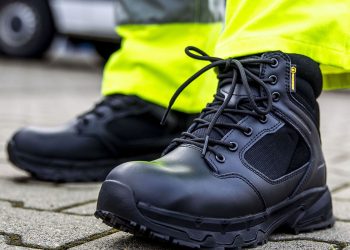 Work Boots and Workplace Safety: What Every Worker Should Know