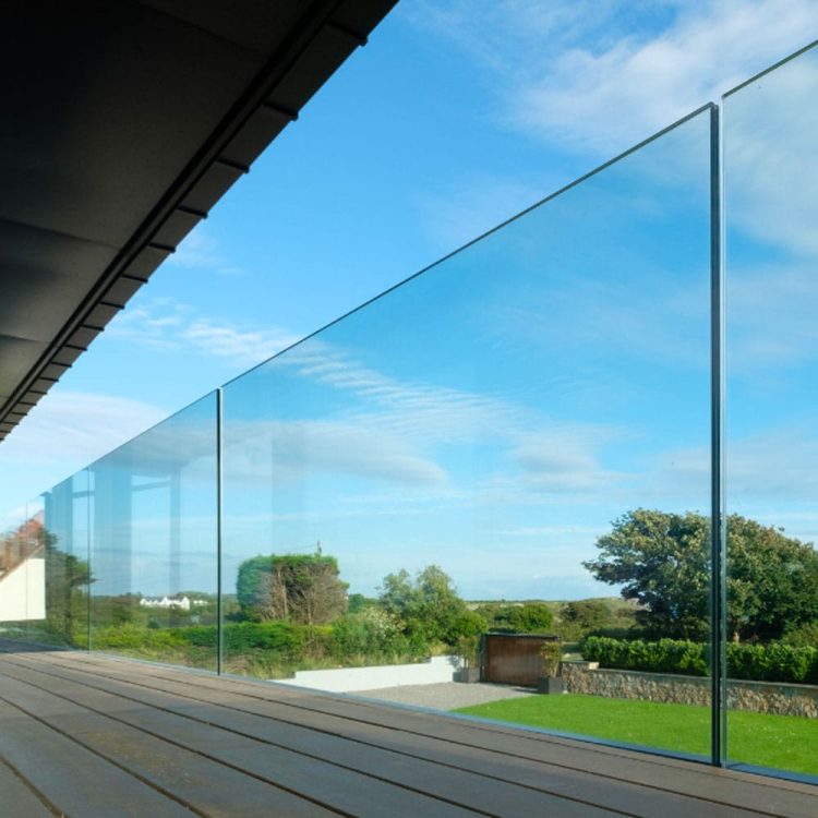 Transforming Spaces with Precision: The Definitive Guide to Buying Made to Measure Glass